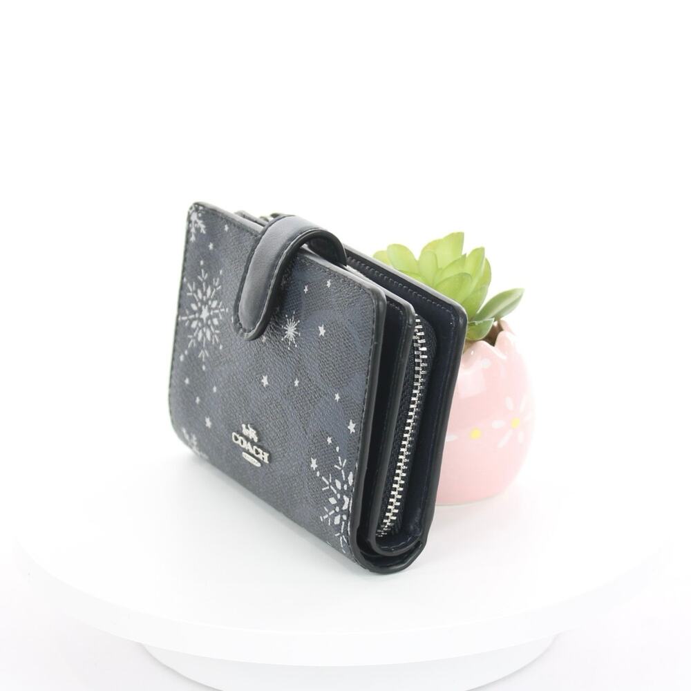 Coach Signature Navy Blue Snowflake Pattern Corner Zip Wallet C1927 - Picture 4 of 9
